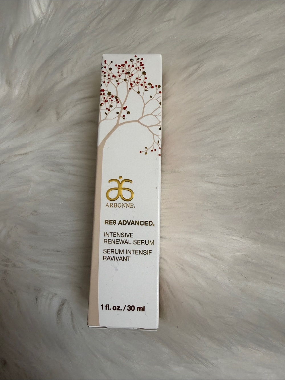 Arbonne RE9 Advanced Intensive Renewal Serum - White with Gold Accents